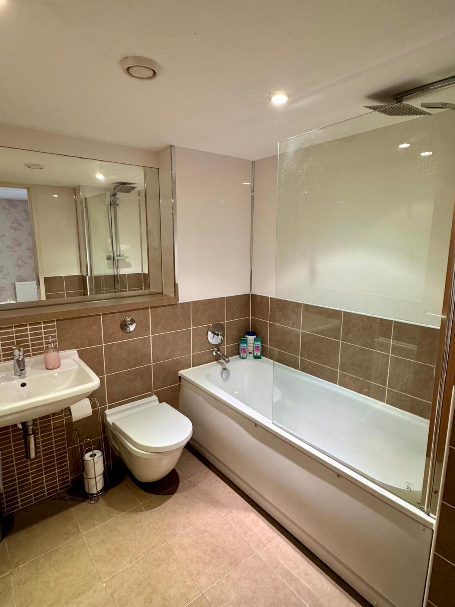 Merchant City Luxury 2 Bedroom Apartment With Secure Parking Available On Request Glasgow Exterior foto